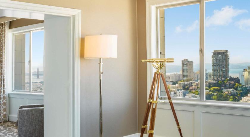 Image of Signature King Suite with Sofa Bed and Bay View 7