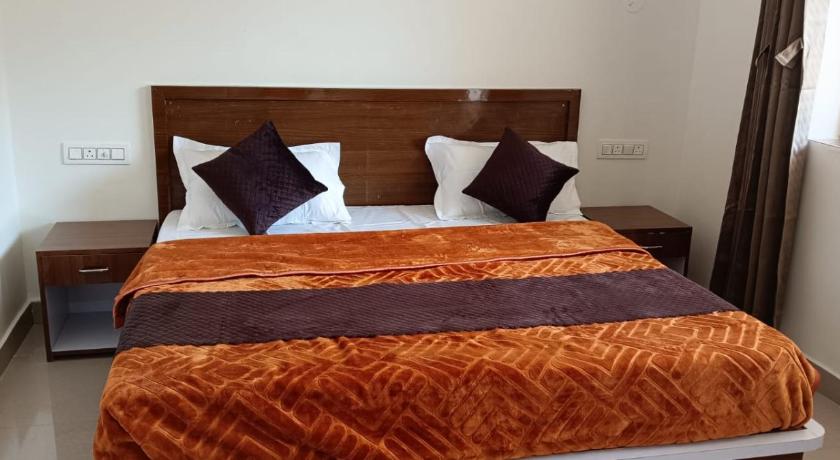 Hotel Gunj The Garden