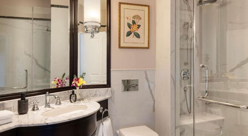 Image of Landmark Room King 2