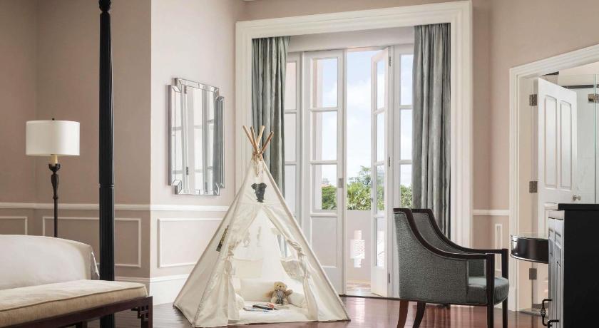 Image of Landmark Room King 6