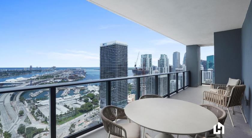 マイアミ (FL) Stylish Apartments with Partial Ocean Views in Downtown! 4つ星 宿泊施設 プール