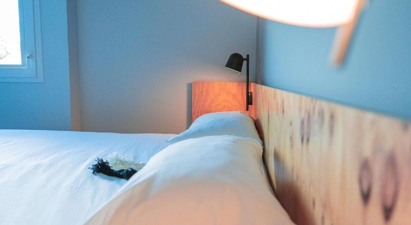 Image of POP Room - 2 single beds 16