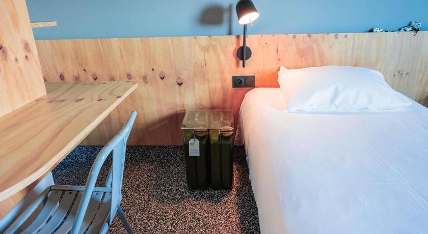 Image of POP Room - 2 single beds 10