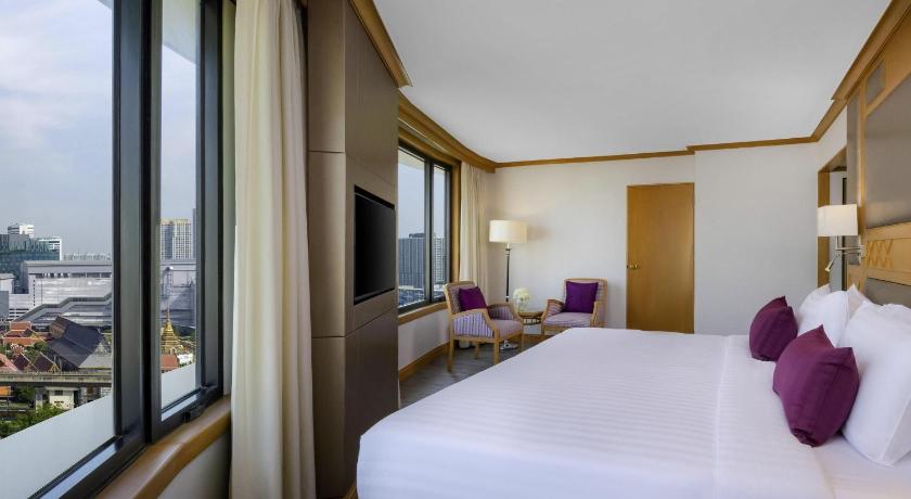 Image of Corner Room with 1 King Bed 1