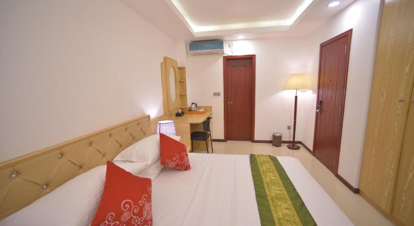 Image of Deluxe Room with Sea View 8