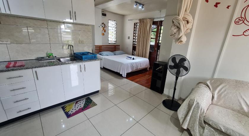 Cozy Studio Apt Pool Free WIFI