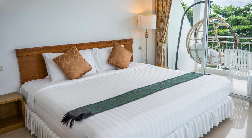 Image of Deluxe Corner Room with Sea View 7