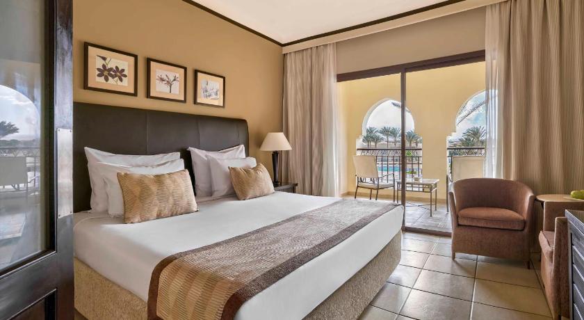Image of Jaz Lamaya Deluxe Sea View Family Room with Queen Bed 0