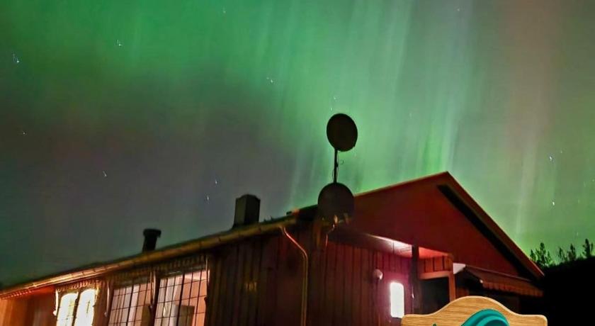 Lykke House Hot Tub, Grill Hut Northern Lights