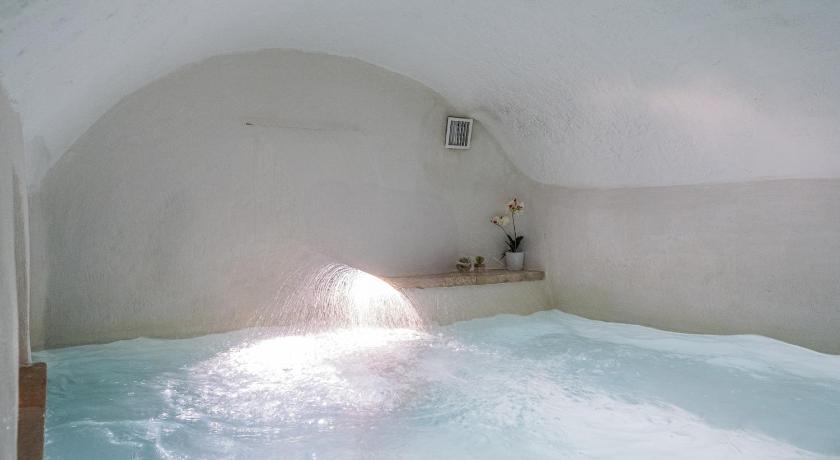 Amazing Apartment Alla Corte with pool and sauna