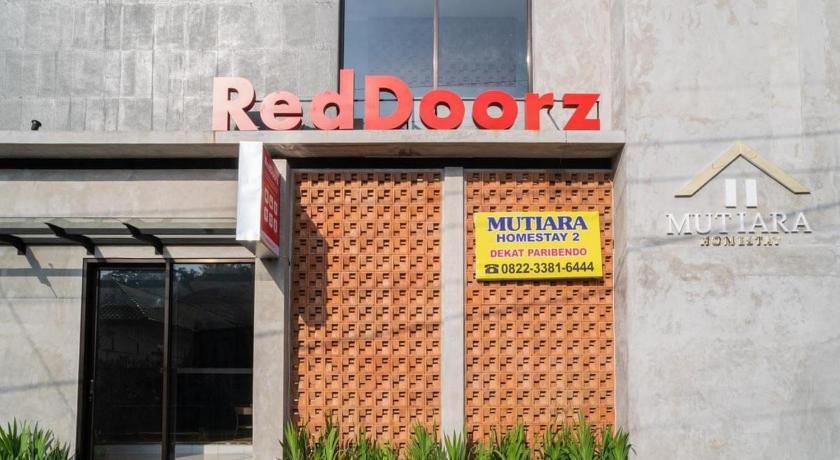 RedDoorz near Wisata Paribendo Lawang - image 25