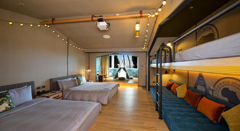 Image of Family Room 6