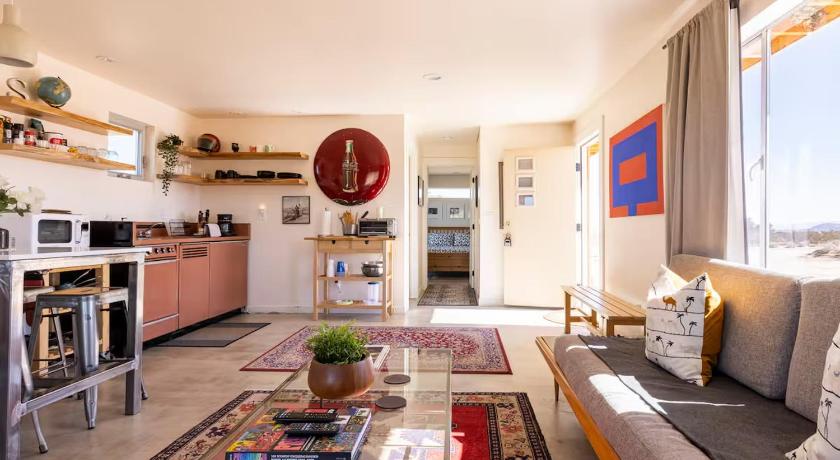 ランダース New Couples Stargazing Cowboy Tub Midcentury 1bed 4つ星 宿泊施設 施設