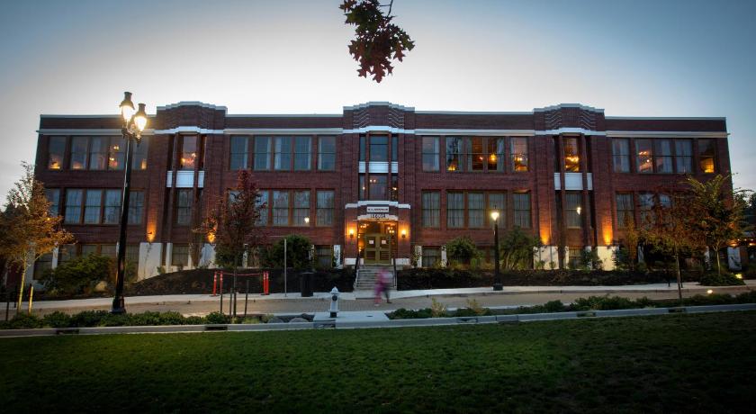 McMenamins Anderson School