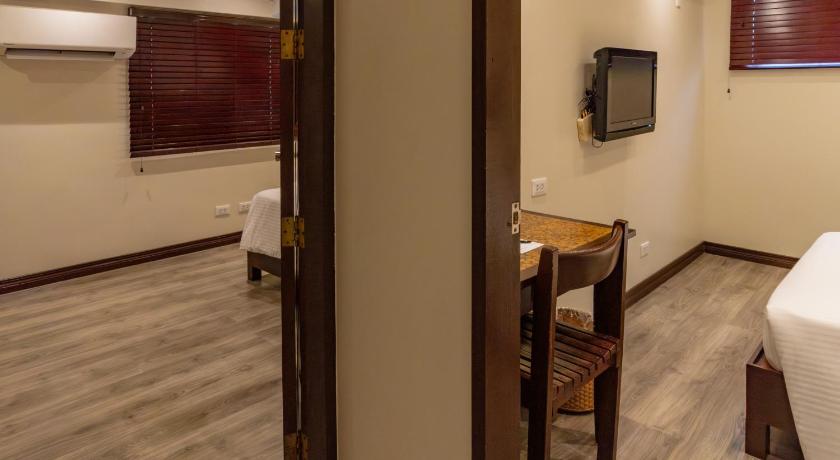 Image of 3-Bedroom Family Suite 13