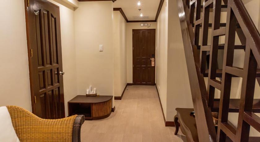 Image of 3-Bedroom Family Suite 16