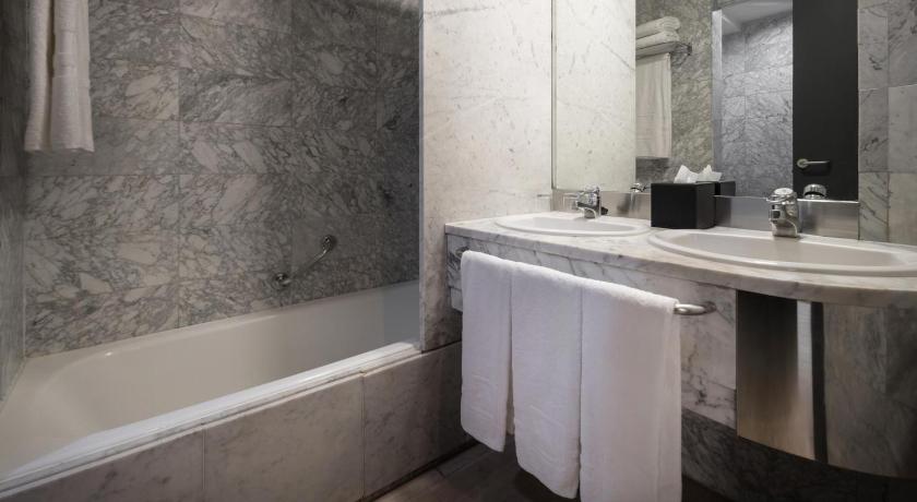 Image of Triple Room 2