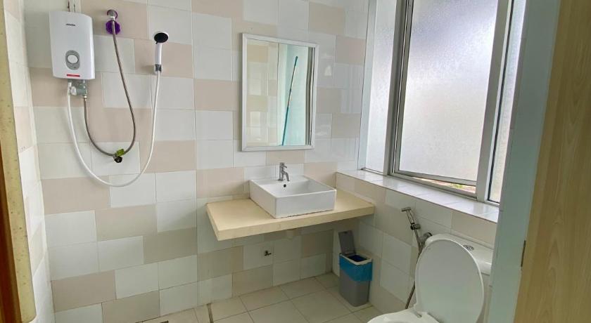 Image of Double Room with Private Bathroom 2