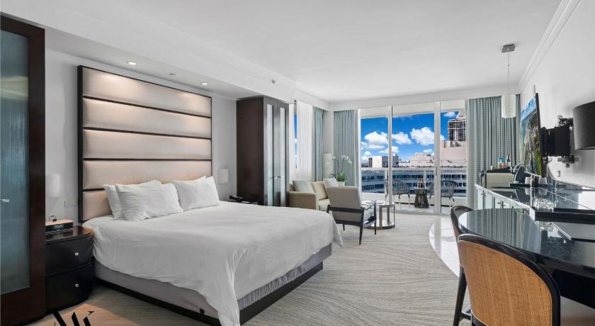 FontaineBleau Resort Balcony w Ocean + Bay View - image 13