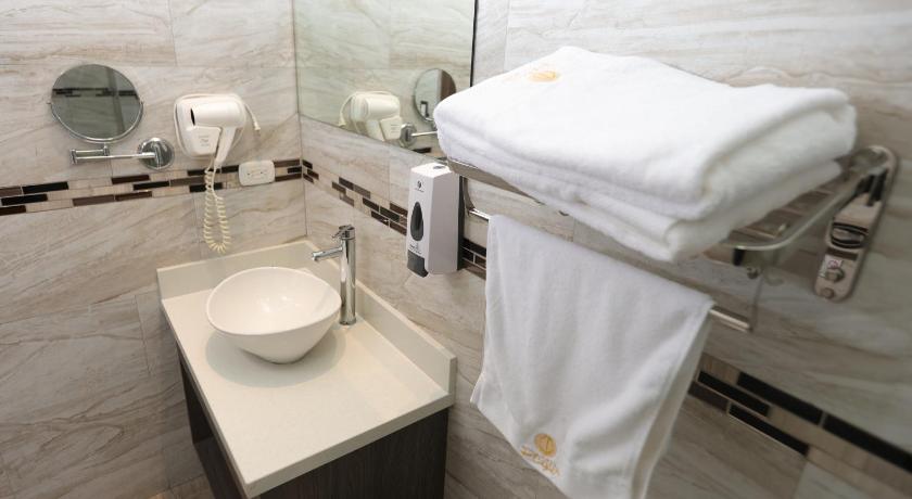 Image of Deluxe Room with City View 14