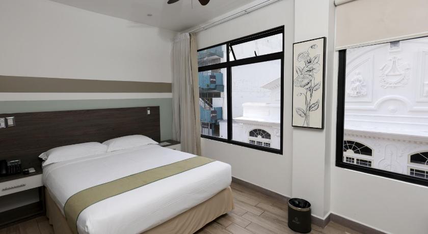 Image of Deluxe Room with City View 3