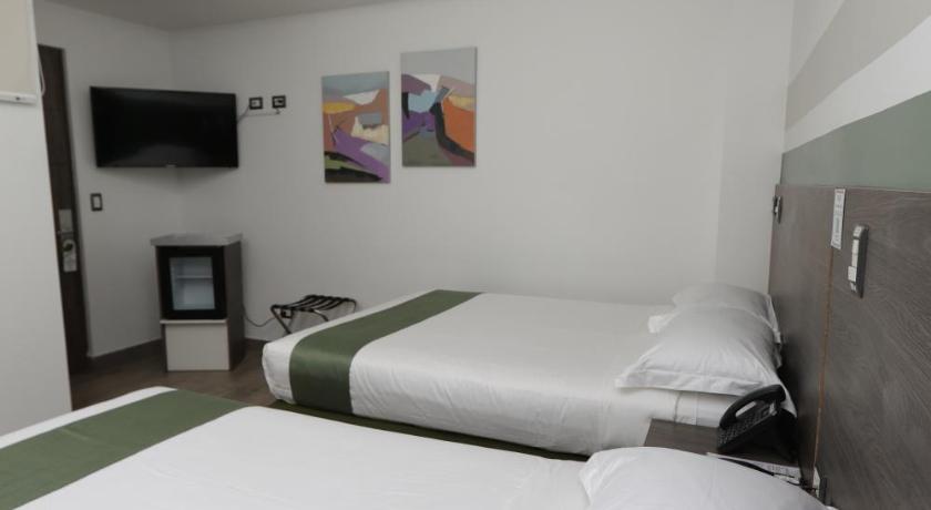 Image of Deluxe Triple Room 5