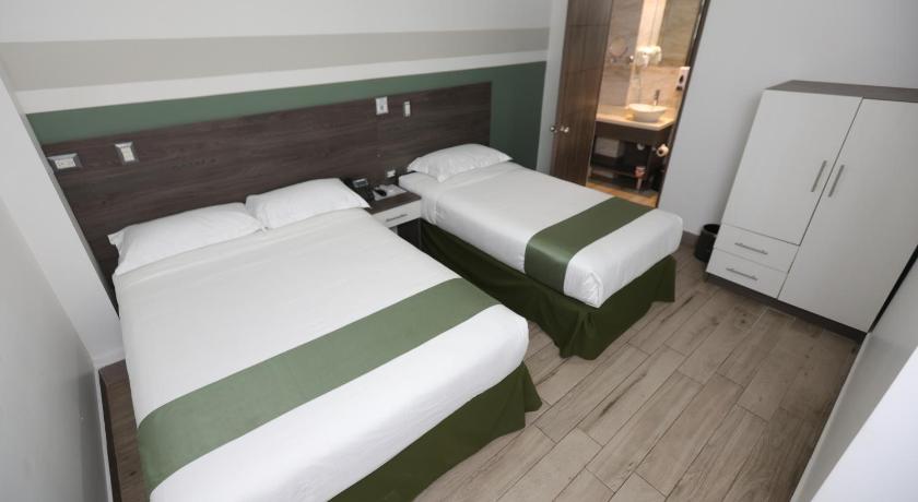Image of Deluxe Triple Room 0