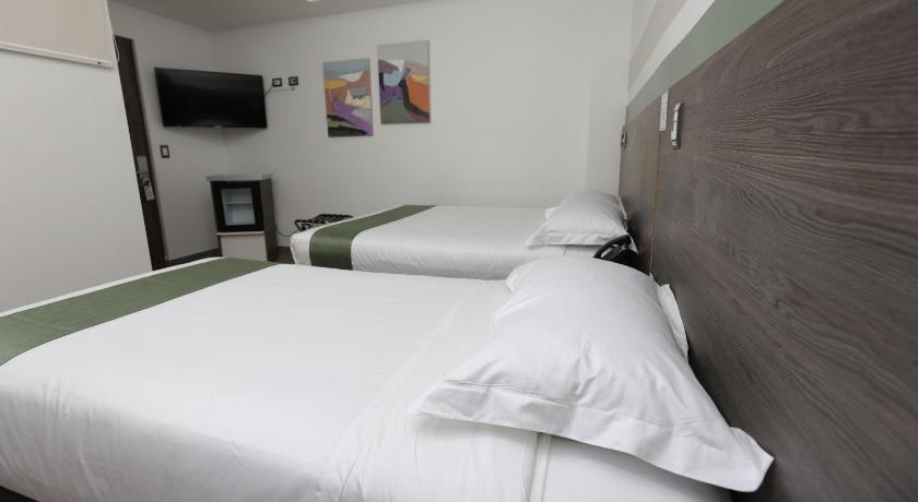 Image of Deluxe Triple Room 6
