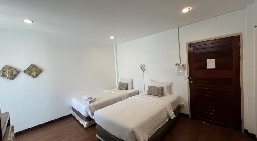 Image of Superior Twin Room 10