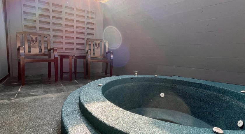 Image of jacuzzi villa 3