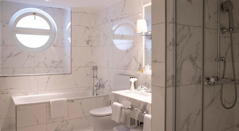 Image of Deluxe Suite 2