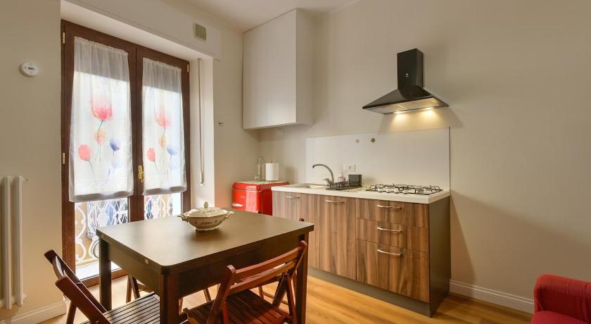 カンポバッソ Residenza La Donzella - Appartamento rosso 3つ星 シングルルーム レストラン