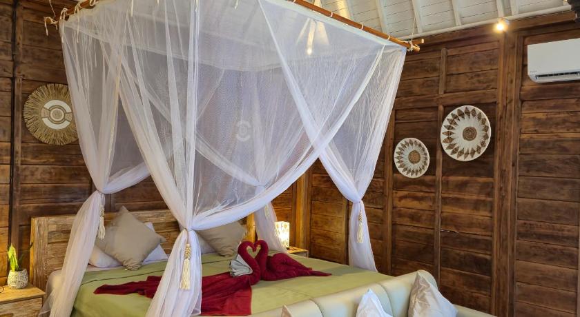 Tampilan The National Park Villa with Joglo style villa and Jacuzzi