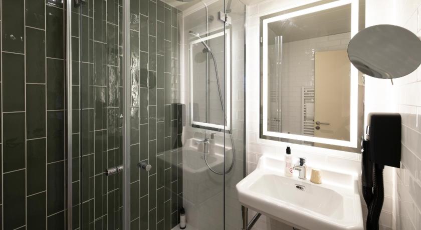 Image of Deluxe Quadruple Room 6