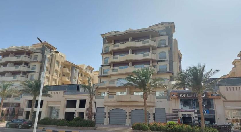 Florenza Khamsin Sea front
