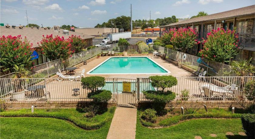 タイラー (TX) OYO Hotel Tyler Lindale 2つ星 ホテル 外観