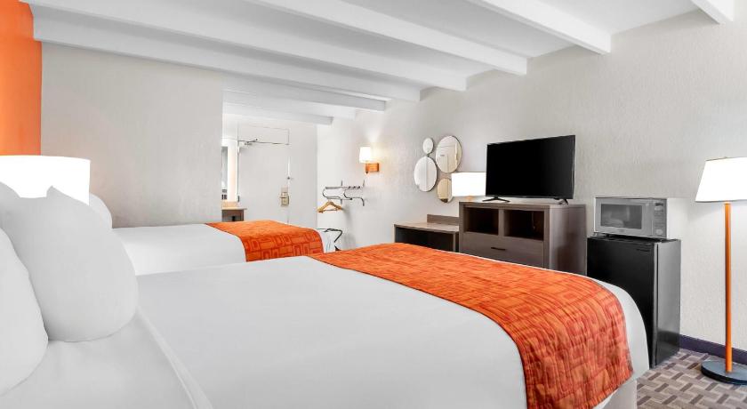 Afbeelding van Kamer met 2 queensize bedden - geschikt voor mensen met een beperkte mobiliteit, niet-roken (2 Queen Beds, Mobility Accessible Room, Non-Smoking) 1