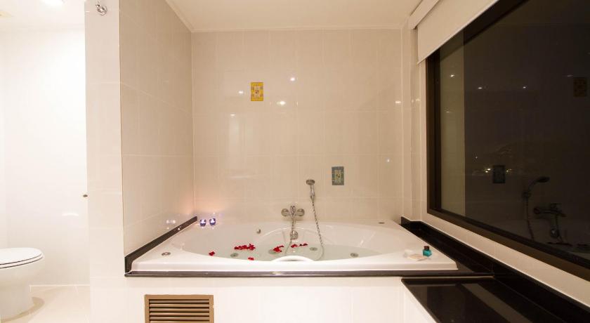 Image of Balcony River View Suite 9