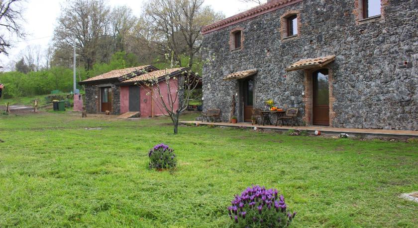 Agriturismo La Caraffara sull'Etna