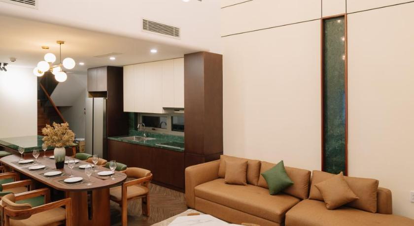 다낭 호아하이의 빌라 (m², 침실 4개, 프라이빗 욕실 6개) (TRON Villa - Regal Victoria Luxury BT9-09) 4성급 게스트하우스 로비