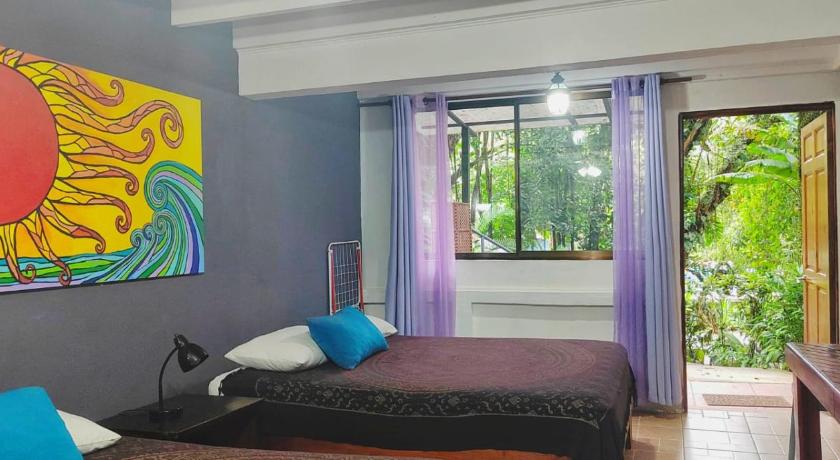 Image of Family Room 0