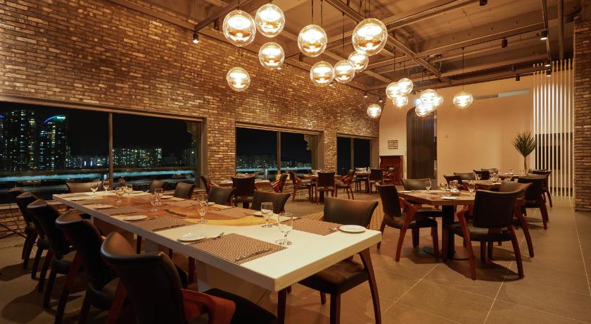 Busan AG405 3-Star Hotel exterior