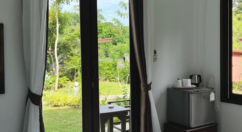 Image of Superior Bungalow 3