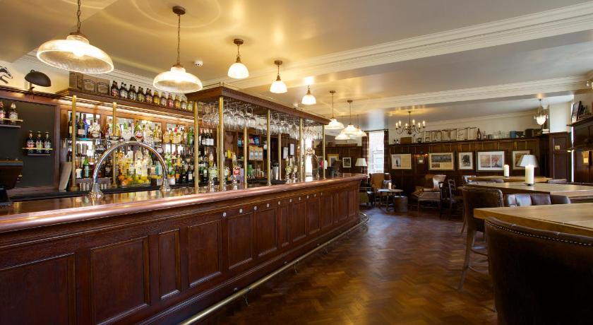 布兰福德论坛 The Crown Hotel 3星级 酒店 大堂