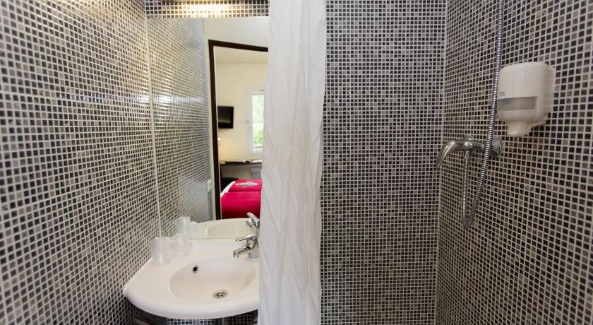 Hotel Akena De Clermont-Creil photo