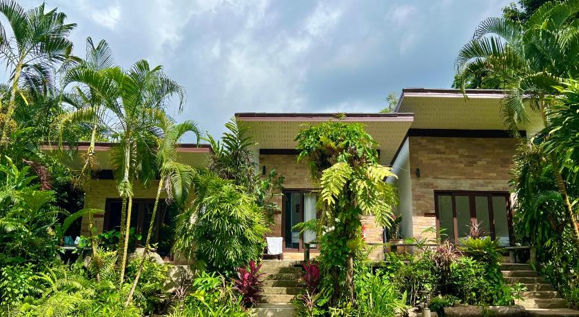 Image of Deluxe Bungalow with Garden View 6
