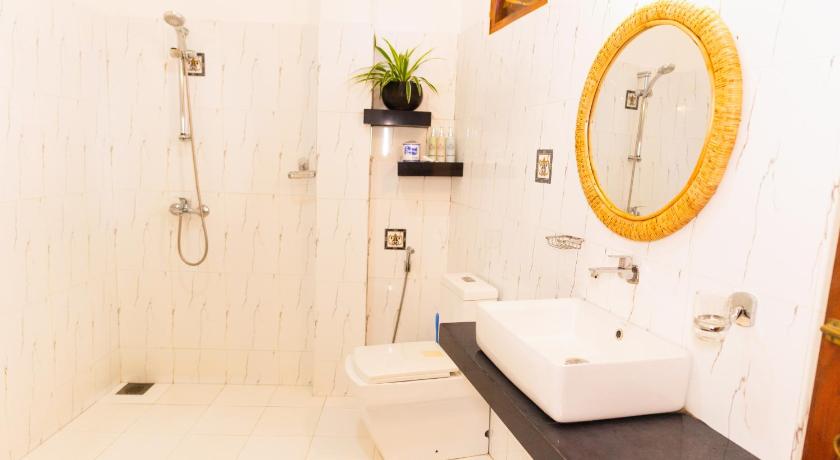 Image of Super Deluxe Triple Room With Balcony 2