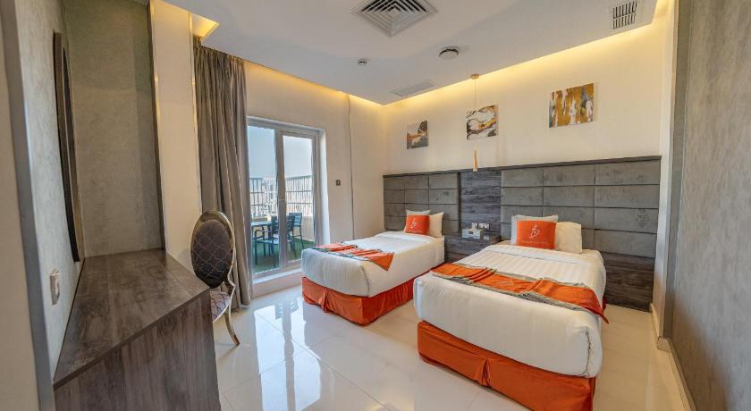 Image of Apartment with Sea View 3
