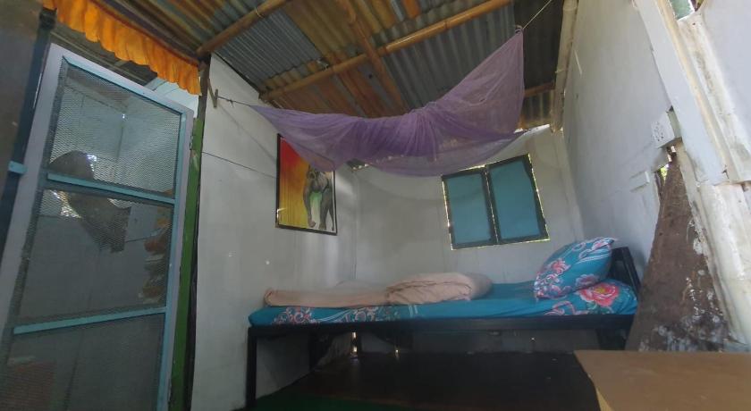 Image of Bungalow with Garden View 1