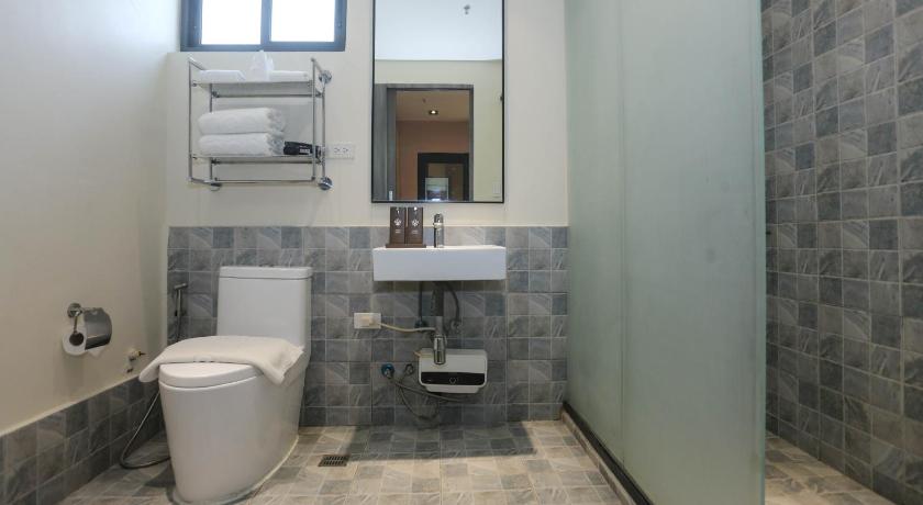 Image of Superior Family Room 13